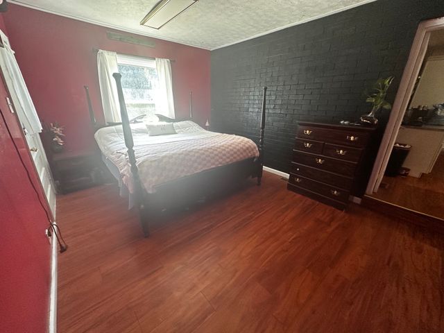 205 Locust Dr, Erin, TN 37061