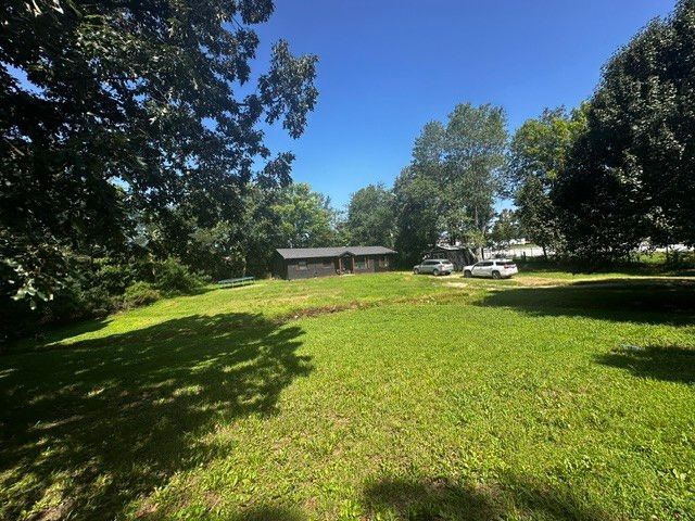 205 Locust Dr, Erin, TN 37061