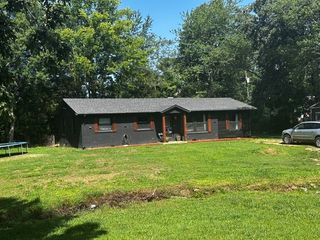 205 Locust Dr, Erin, TN 37061