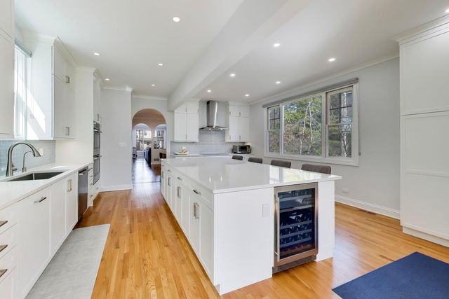 1727 W Henderson Street, Chicago, IL 60657