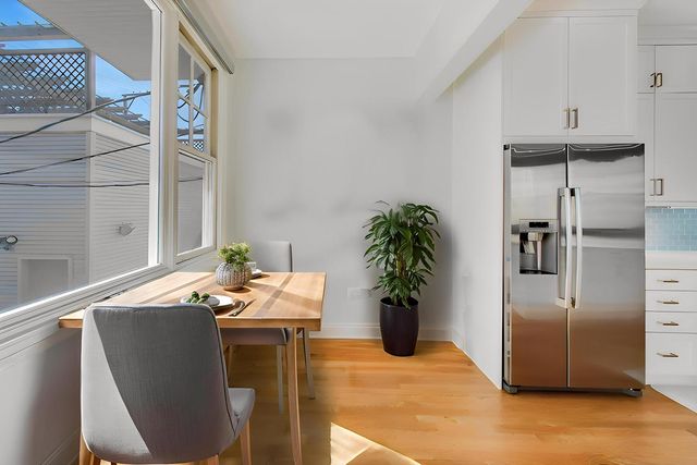 1727 W Henderson Street, Chicago, IL 60657