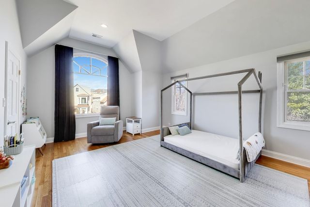 1727 W Henderson Street, Chicago, IL 60657