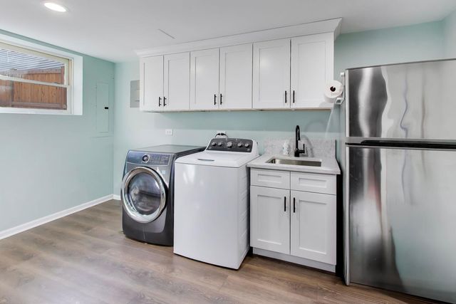 1727 W Henderson Street, Chicago, IL 60657