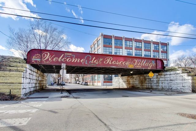 1727 W Henderson Street, Chicago, IL 60657