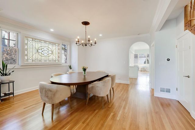 1727 W Henderson Street, Chicago, IL 60657