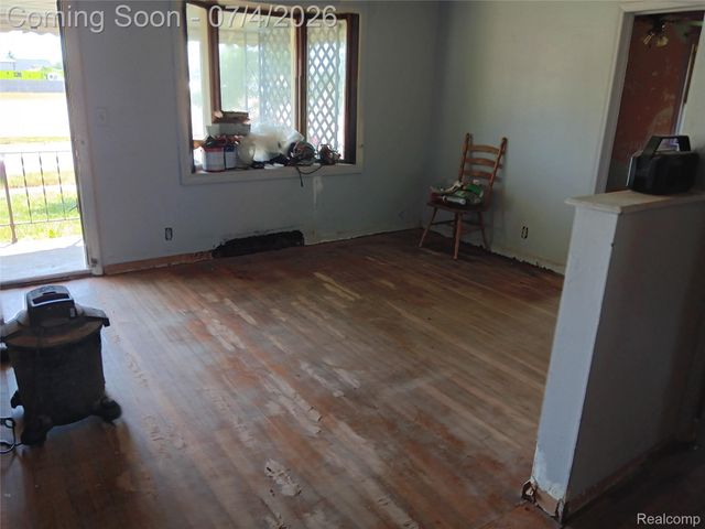 11930 Garfield Street, Riverview, MI 48193