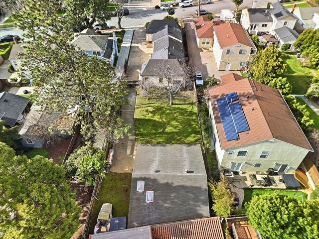 728 Laurel Avenue, Burlingame, CA 94010