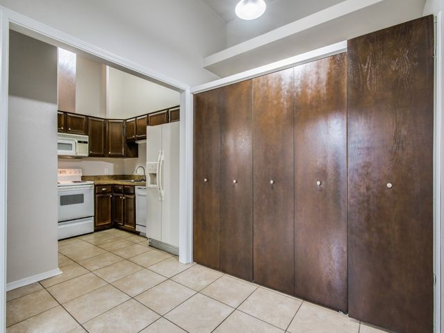 1713 Sonnet Drive, Grapevine, TX 76051