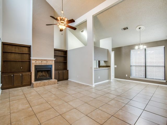 1713 Sonnet Drive, Grapevine, TX 76051
