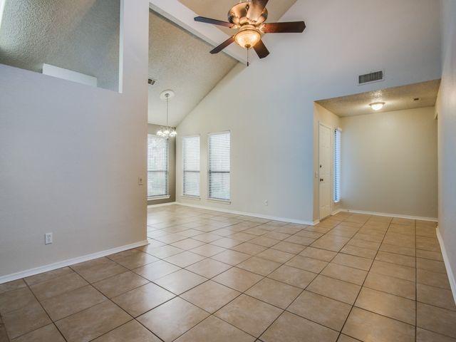 1713 Sonnet Drive, Grapevine, TX 76051