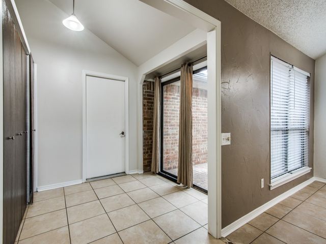 1713 Sonnet Drive, Grapevine, TX 76051