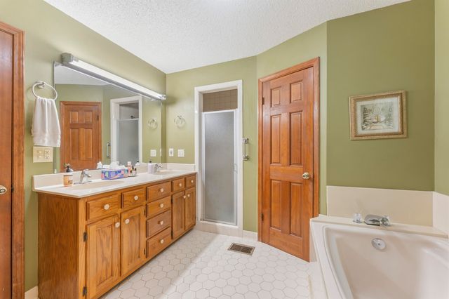8760 OLD BROWNSVILLE RD, Bartlett, TN 38002