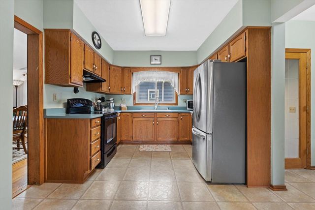9015 W Cold Spring ROAD, Greenfield, WI 53228