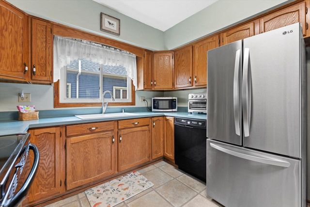 9015 W Cold Spring ROAD, Greenfield, WI 53228