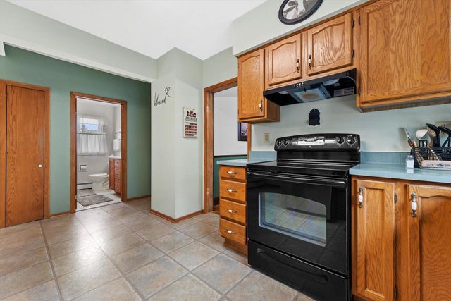9015 W Cold Spring ROAD, Greenfield, WI 53228
