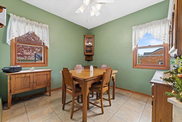 9015 W Cold Spring ROAD, Greenfield, WI 53228