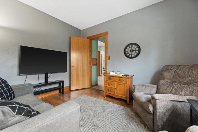 9015 W Cold Spring ROAD, Greenfield, WI 53228