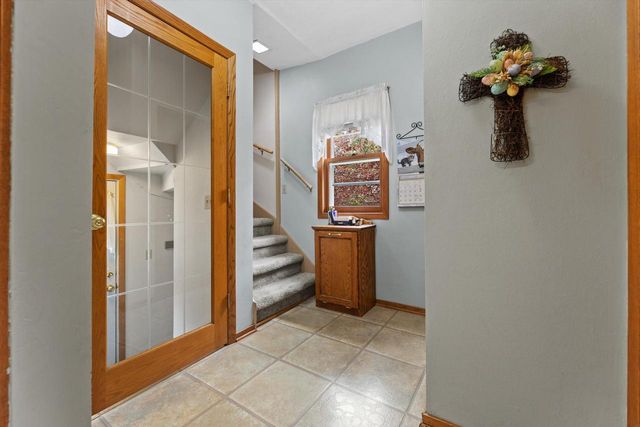 9015 W Cold Spring ROAD, Greenfield, WI 53228