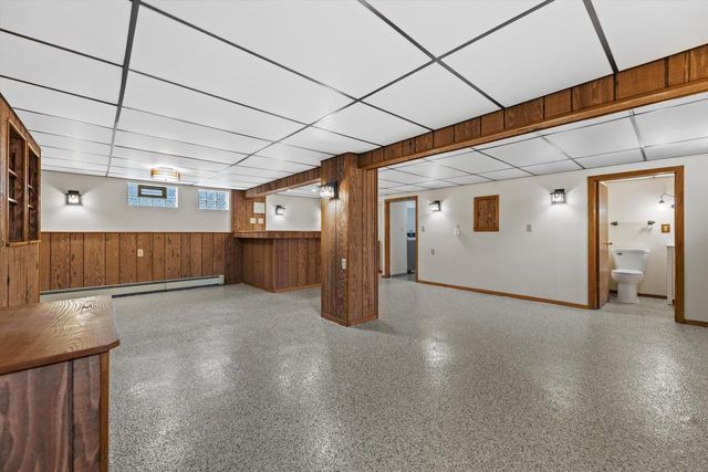 9015 W Cold Spring ROAD, Greenfield, WI 53228