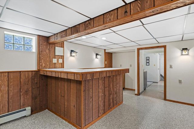 9015 W Cold Spring ROAD, Greenfield, WI 53228