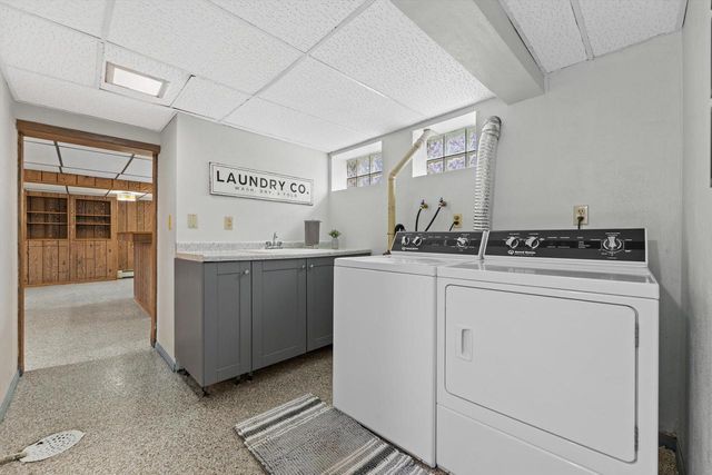 9015 W Cold Spring ROAD, Greenfield, WI 53228