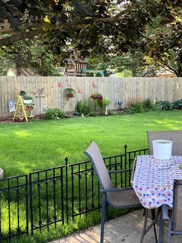 9015 W Cold Spring ROAD, Greenfield, WI 53228