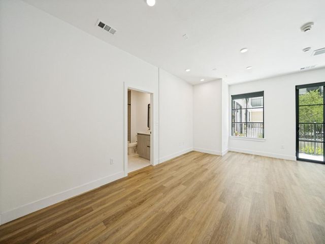 4315 S Congress Ave 220, Austin, TX 78745