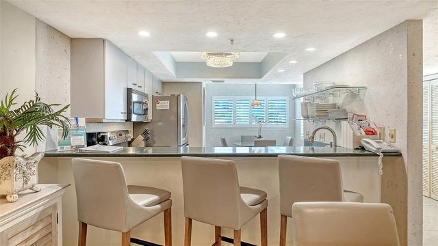 1225 SIESTA BAYSIDE DRIVE 1225B, Sarasota, FL 34242