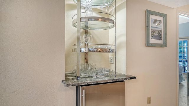 1225 SIESTA BAYSIDE DRIVE 1225B, Sarasota, FL 34242