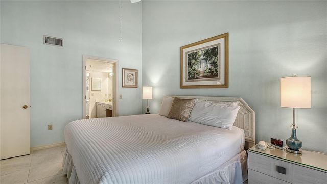 1225 SIESTA BAYSIDE DRIVE 1225B, Sarasota, FL 34242