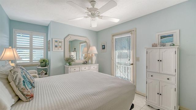 1225 SIESTA BAYSIDE DRIVE 1225B, Sarasota, FL 34242