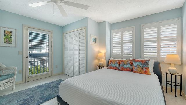 1225 SIESTA BAYSIDE DRIVE 1225B, Sarasota, FL 34242