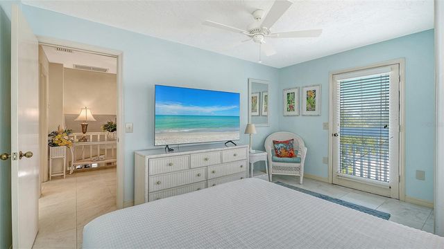 1225 SIESTA BAYSIDE DRIVE 1225B, Sarasota, FL 34242