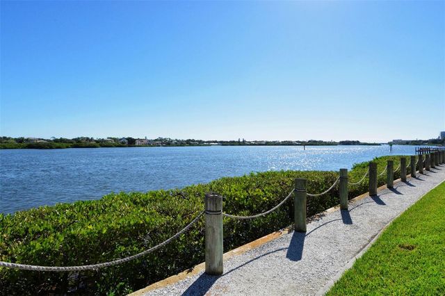 1225 SIESTA BAYSIDE DRIVE 1225B, Sarasota, FL 34242