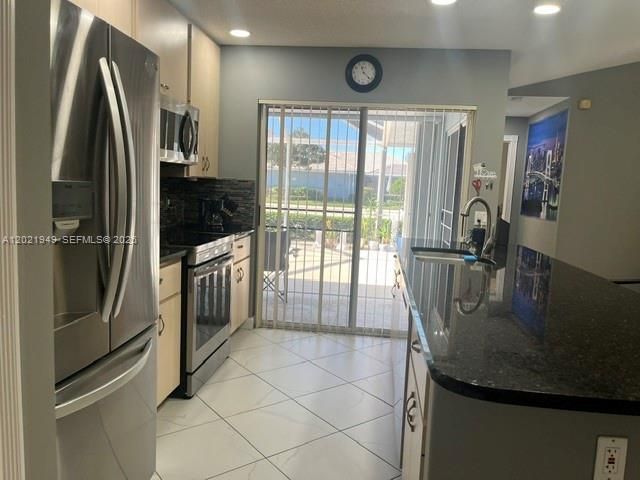 1215 NW Sun Terrace Cir, Port St. Lucie, FL 34986
