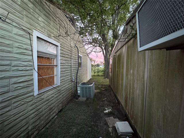 2206 Harris Avenue, Pasadena, TX 77506