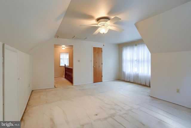 8 GREEN CIR, Camp Hill, PA 17011