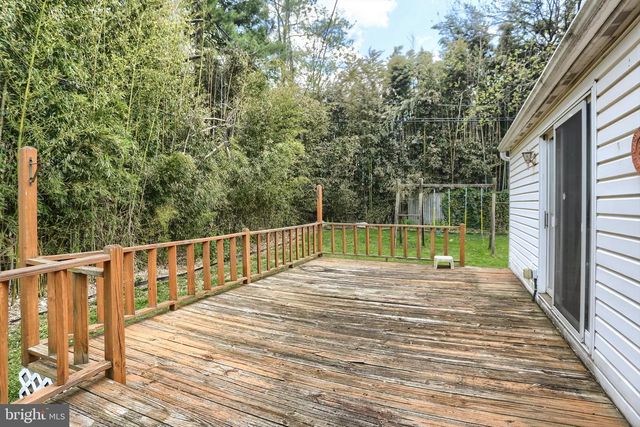 8 GREEN CIR, Camp Hill, PA 17011