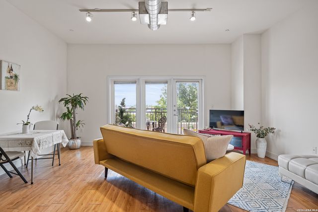 1401 S Flores St Apt 308, San Antonio, TX 78204