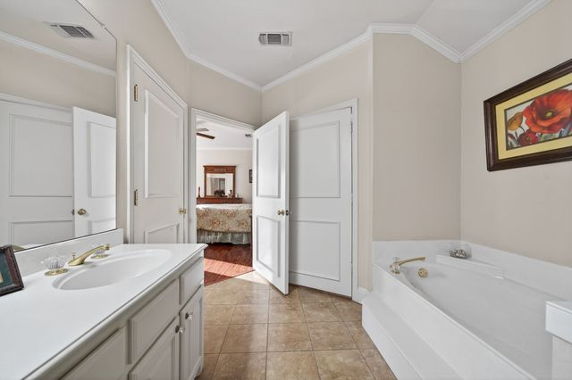 109 Southern Pine Place, Mabank, TX 75156