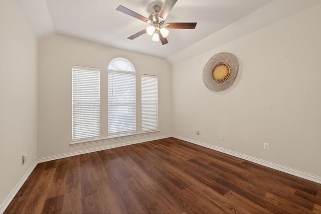 109 Southern Pine Place, Mabank, TX 75156