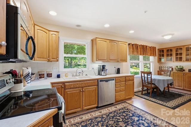 4323 Creemore Drive, Charlotte, NC 28213