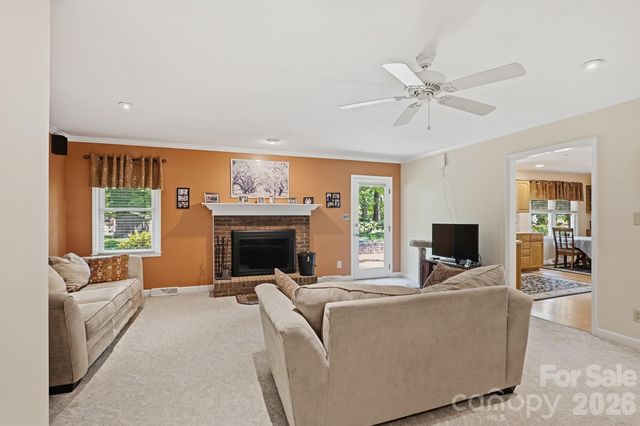 4323 Creemore Drive, Charlotte, NC 28213