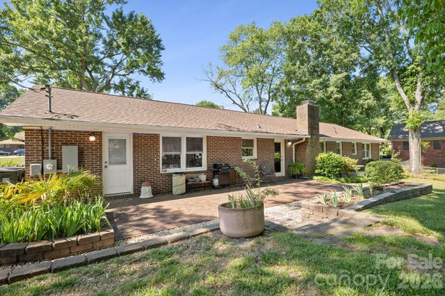 4323 Creemore Drive, Charlotte, NC 28213