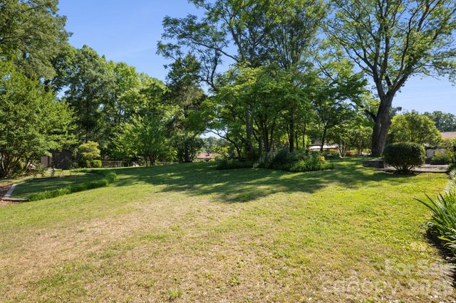 4323 Creemore Drive, Charlotte, NC 28213