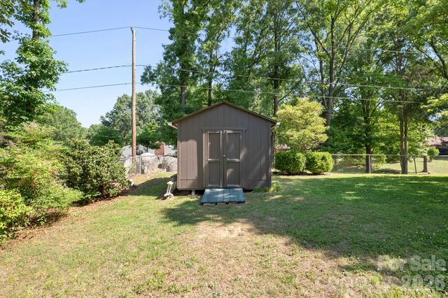 4323 Creemore Drive, Charlotte, NC 28213