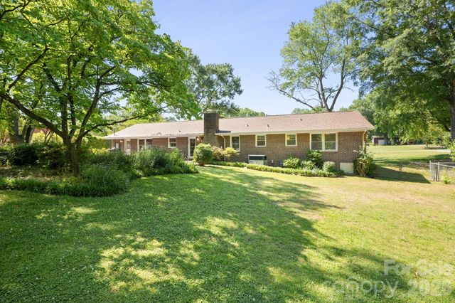 4323 Creemore Drive, Charlotte, NC 28213