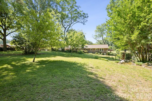 4323 Creemore Drive, Charlotte, NC 28213
