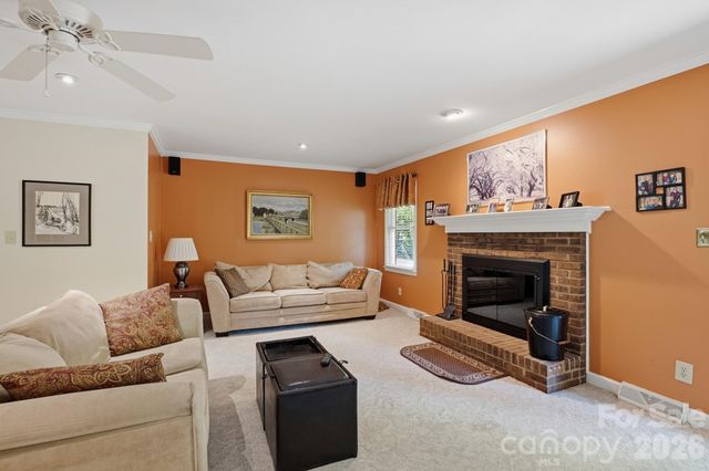 4323 Creemore Drive, Charlotte, NC 28213
