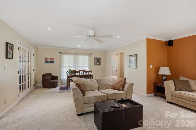 4323 Creemore Drive, Charlotte, NC 28213